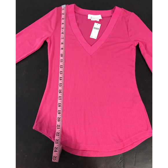 Anthropologie V-Neck Pink/Rose Top - Size Extra Small - Picture 8 of 10